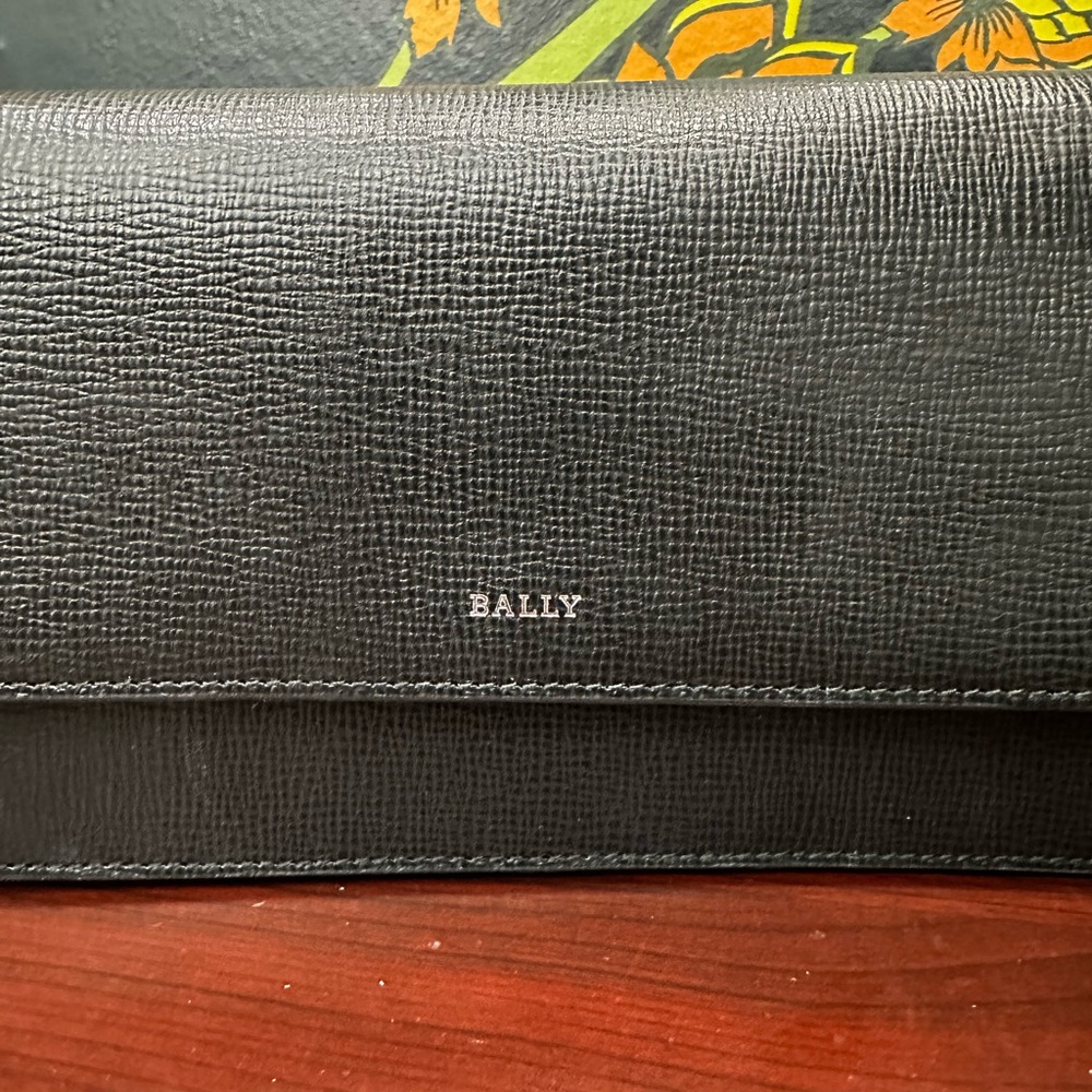 Bally Switzerland Pebbled Leather Wallet on Strap Crossbody – New Without Tags - Picture 6 of 12